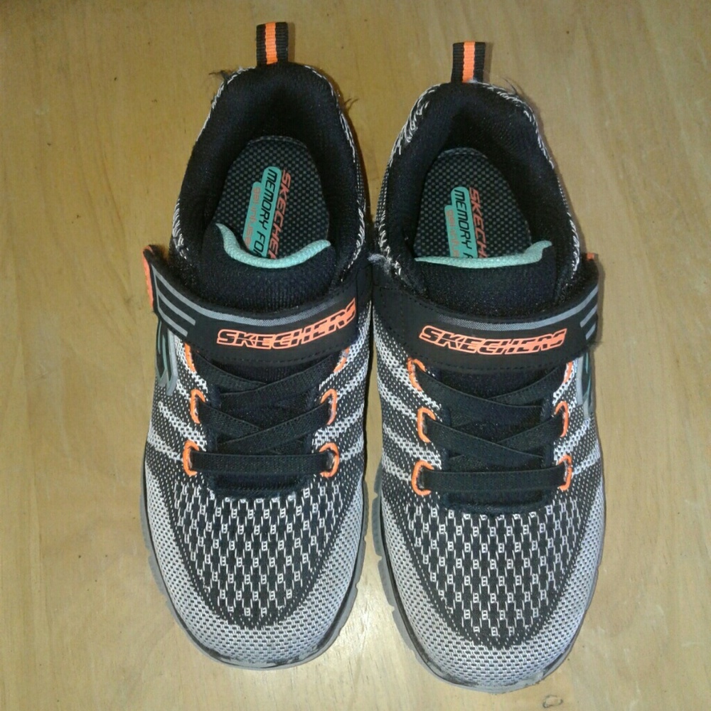 Little Boys Skecher Tennis Shoes